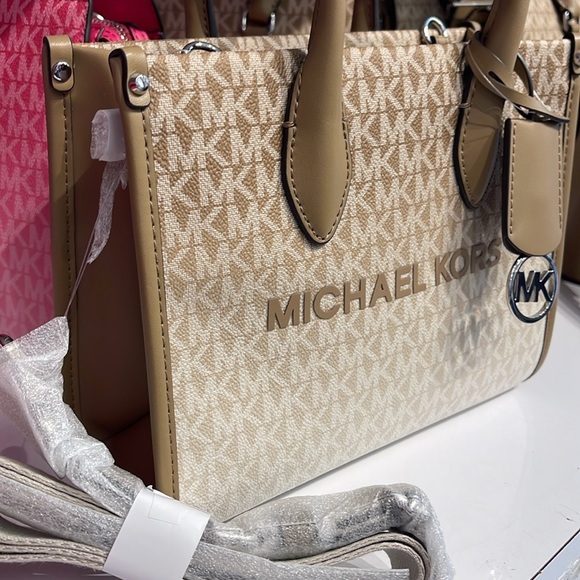 Michael Kors Mirella Small Ombré Signature Logo Crossbody Bag
Husk
NWT - Picture 11 of 16